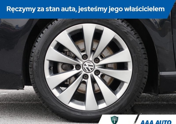 Volkswagen Passat cena 37000 przebieg: 181932, rok produkcji 2011 z Zawidów małe 326